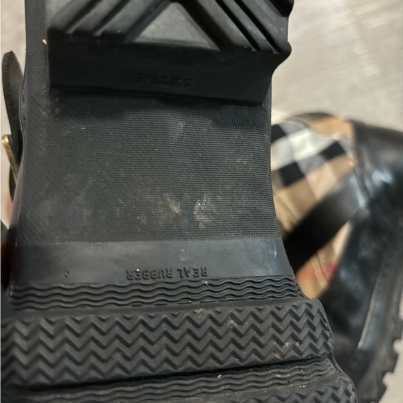 Burberry boots - Picture 11 of 11